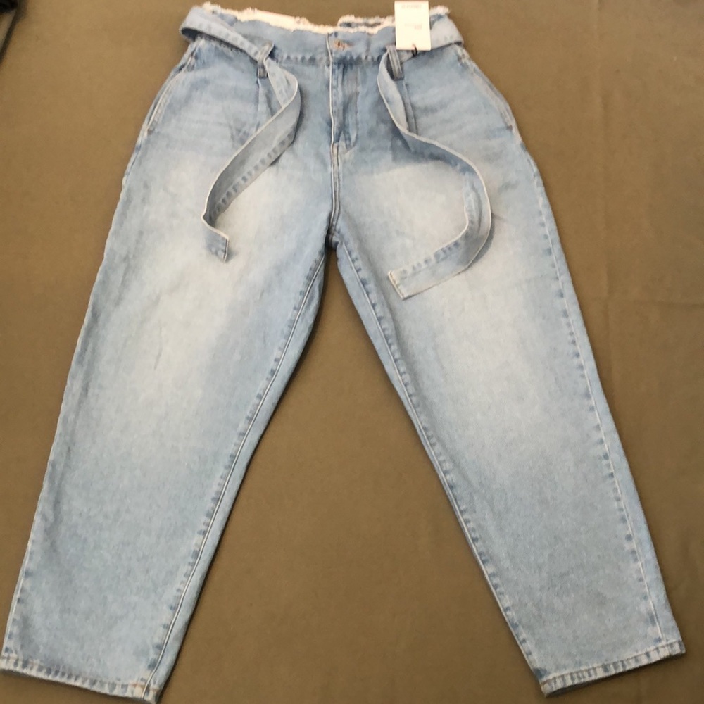 FOREVER 21 Denim High rise women’s Jeans size 31”